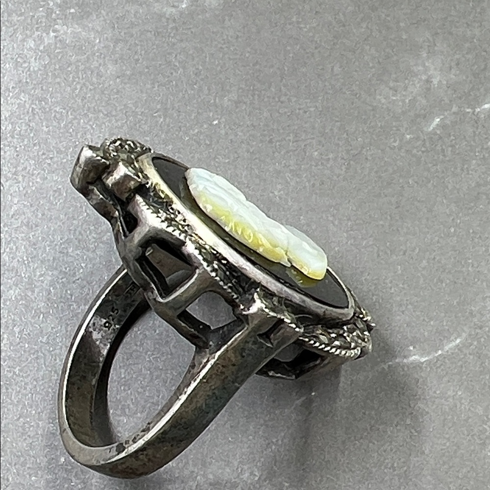 Vintage Sterling Mother of Pearl Cameo Black Onyx Ring - Picture 8 of 10